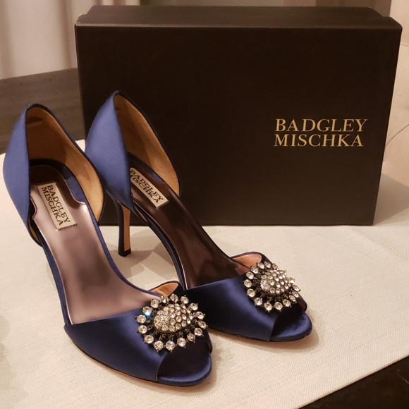 badgley mischka stephanie ii pump